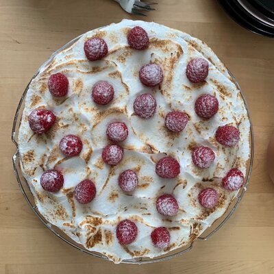 Frambozen cake met lemoncurd en meringue