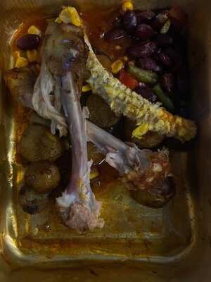 Drumsticks met mais en aardappels